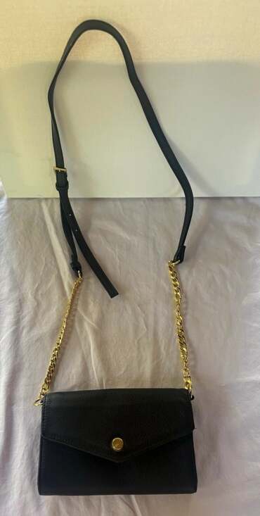 STELLA & MAX Handbags - STELLA & MAX Black Faux Leather Small Crossbody Bag Gold Chain Snap Closure